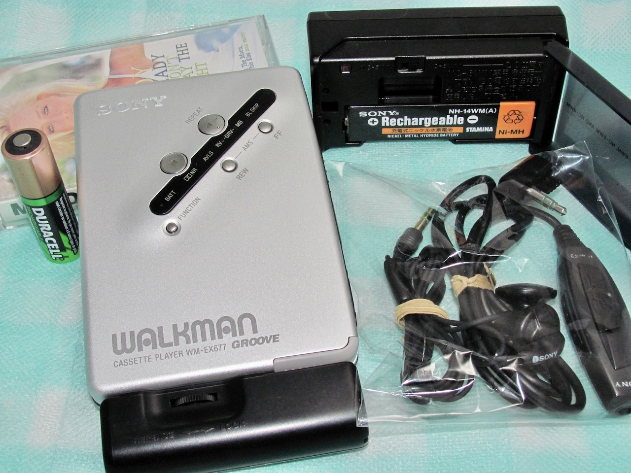 Sony cassette deals Walkman wm-ex677